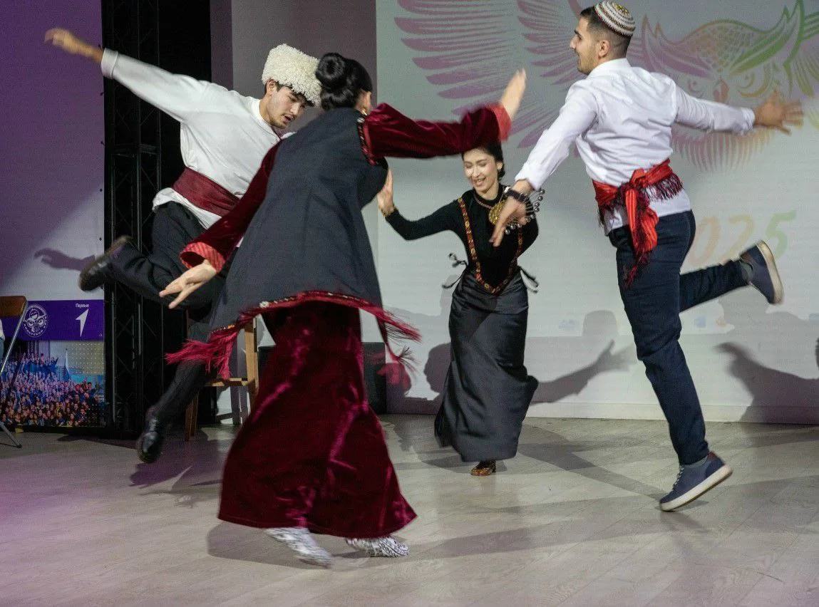 В Санкт-Петербурге прошла интеллектуальная игра «Этно-планета ЧГК-2025»